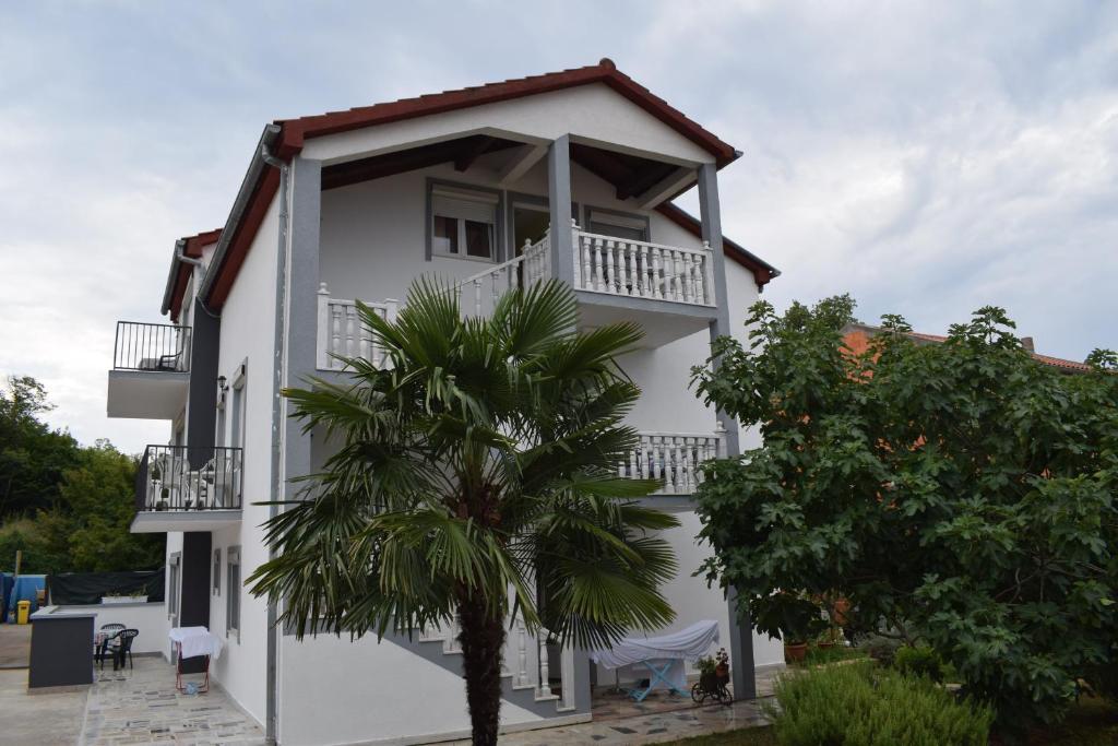 Apartments Malinska-Kajkic Экстерьер фото